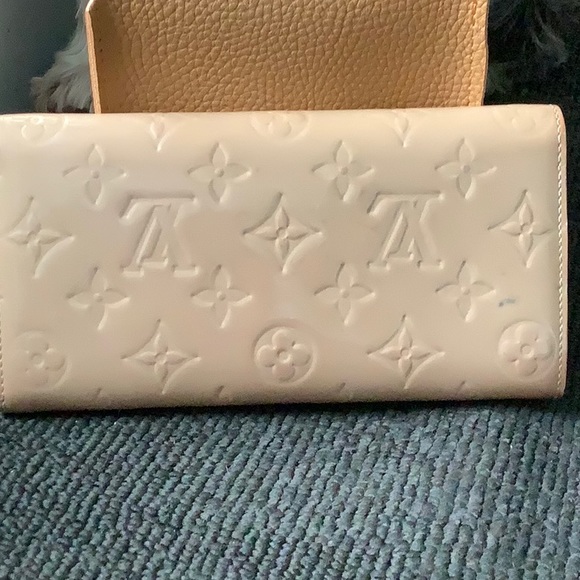 Authentic LV Monogram Vernis wallet - Picture 5 of 12